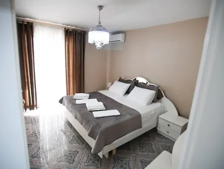 Robert Apartament Berat
